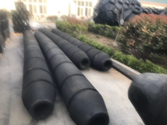 水上船の保護用フレンダー 2.3-3.9 g/cm3 硬さ 70-85A