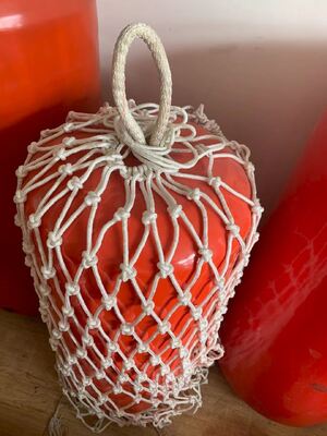 衝突回避と強化された衝撃保護を提供するために設計されたポリウレタン泡とゴム泡で満たされたフェンダー