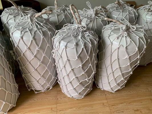 衝突回避と強化された衝撃保護を提供するために設計されたポリウレタン泡とゴム泡で満たされたフェンダー