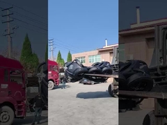 ヨコハマ・フェンダー コンテナに載せ